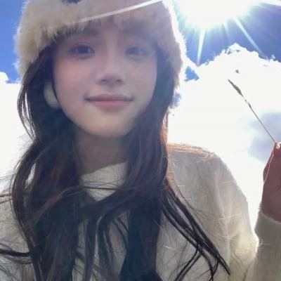 戴脚镣的女孩